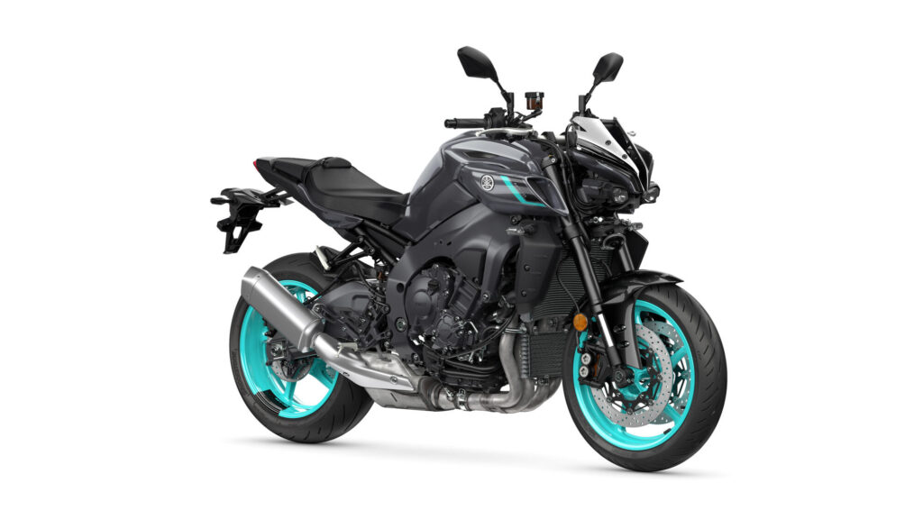 2024-Yamaha-MT10-EU-Midnight_Cyan-Studio-001-03