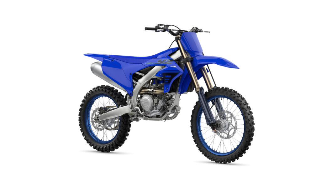2024-Yamaha-YZ450F-EU-Icon_Blue-Studio-001-03