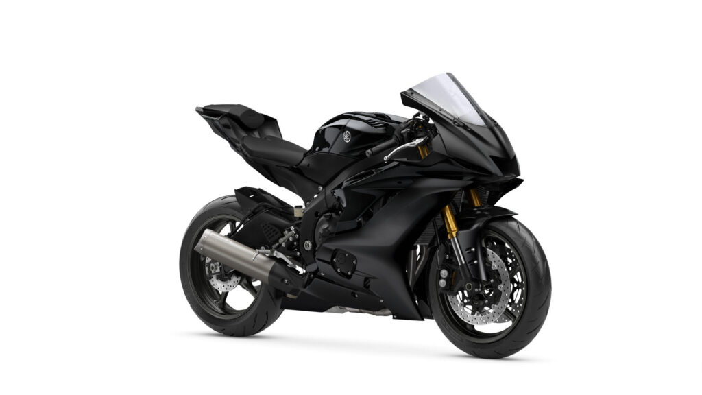 2024-Yamaha-YZF600R6RCOMP-EU-Tech_Black-Studio-001-03