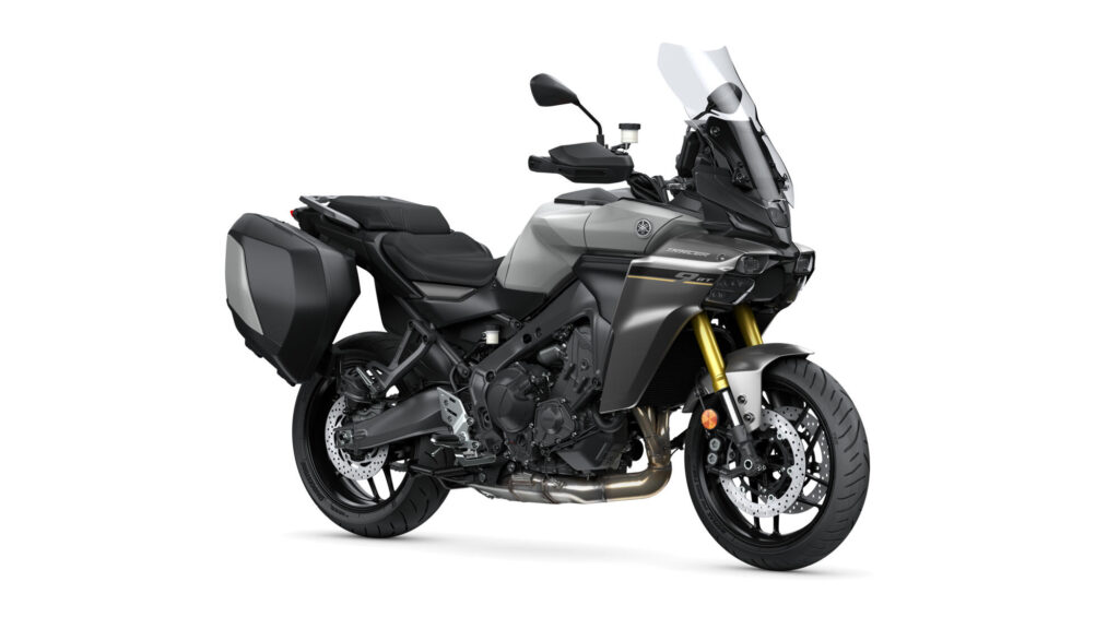 2025-Yamaha-MT09ATRDX-EU-Ceramic_Ice-Studio-001-03