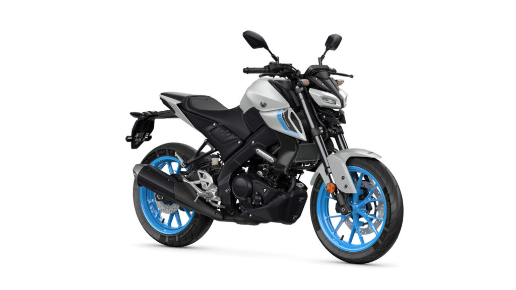 2025-Yamaha-MT125A-EU-Ice_Storm-Studio-001-03
