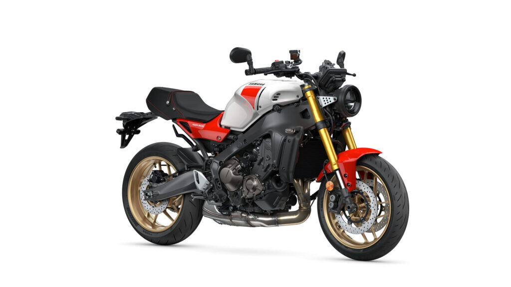 2025-Yamaha-XS850-EU-Legend_Red-Studio-001-03