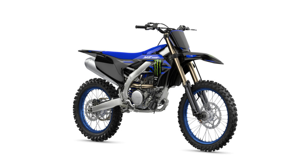 2025-Yamaha-YZ250FSV-EU-Monster_Black-Studio-001-03
