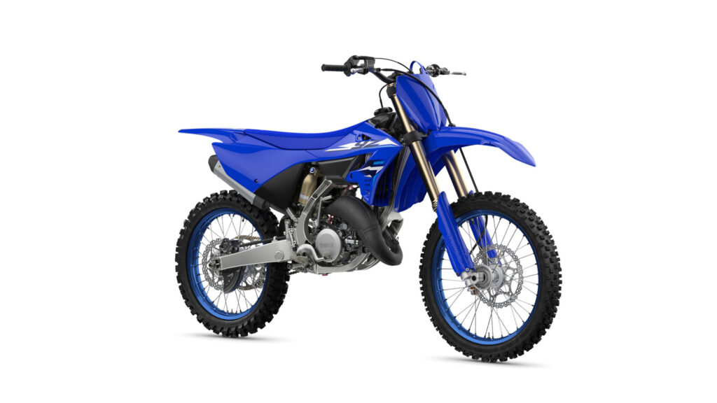 2026-Yamaha-YZ125LC-EU-Icon_Blue-Studio-001-03