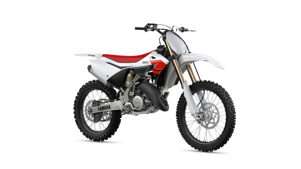 2026-Yamaha-YZ125LCSV-EU-Anniversary_White-Studio-001-03