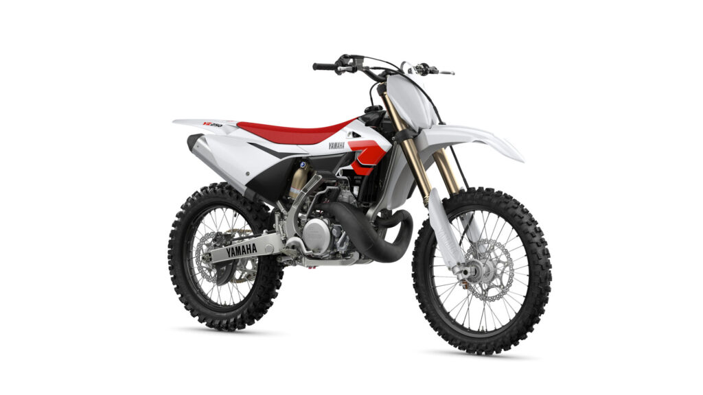 2026-Yamaha-YZ250LCSV-EU-Anniversary_White-Studio-001-03